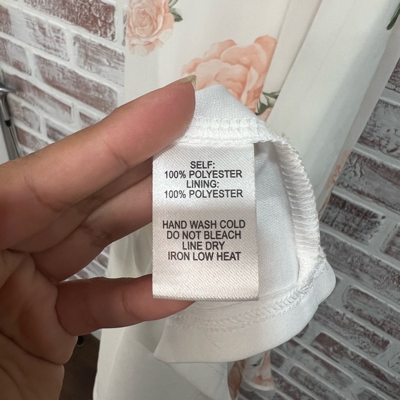 Lulus wedding guest floral ruffle dress size small - Picture 7 of 7